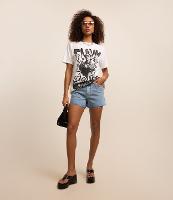 Short Slim em Jeans com Aplicação de Franjas de Strass nos Bolsos - 1