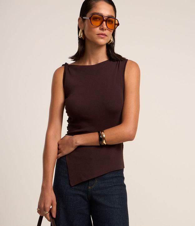Blusa Sem Manga em Tricô com Drapeado Lateral e Barra Assimétrica - 2