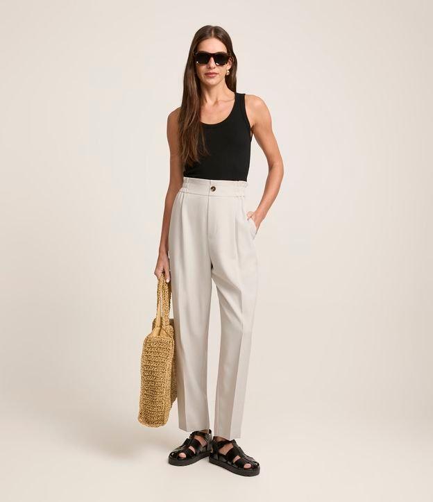 Calça Cenoura Alfaiatada com Cós Elástico e Pregas - 1