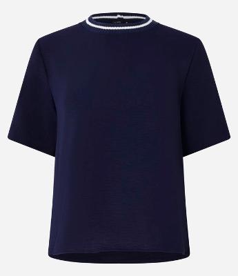 Blusa Manga Curta em Airflow com Detalhe Contrastante na Gola