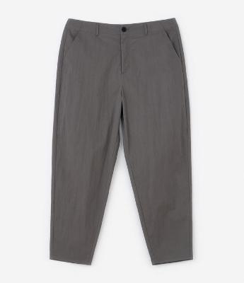 Calça Ballon em Sarja com Textura