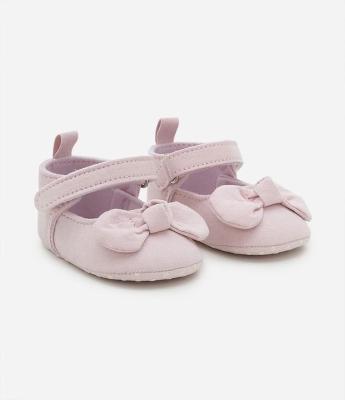 Sapatilha Infantil em Veludo com Lacinho e Velcro - Tam 0 a 18 meses