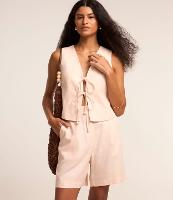 Bermuda em Viscolinho com Pregas e Passador de Cinto - 2