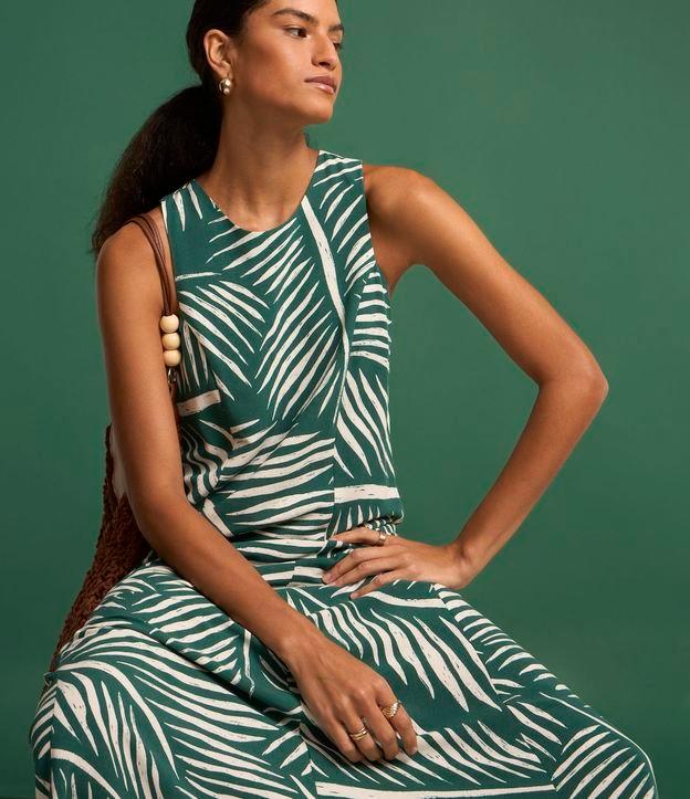 Vestido Evasê Longo em Viscolinho com Estampa de Folhagens - 2