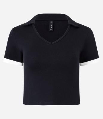 Blusa em Algodão com Gola Polo e Detalhe na Manga