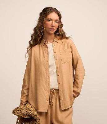 Camisa Alongada Básica em Viscose e Linho