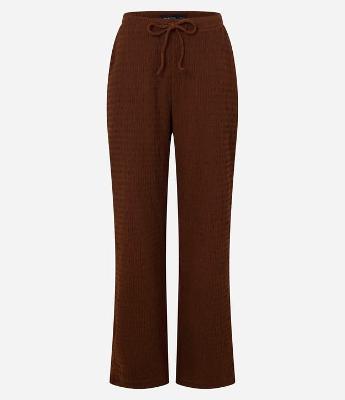 Calça Reta com Textura e Cós Elástico