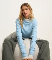 Blusa em Tricô com Golinha Alta - 2