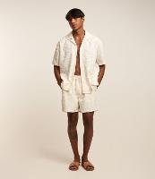 Bermuda com Cós Elástico Detalhes Navalhados e Textura - 1