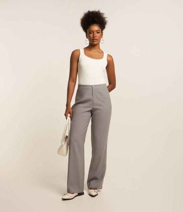 Calça Wide Leg em Alfaiataria com Botão Fosco - 1