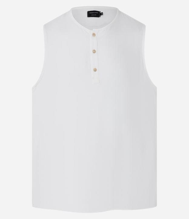 Regata Regular em Crepe com Botões na Gola - 1