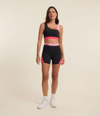 Bermuda Ciclista em Microfibra com Detalhe de Friso