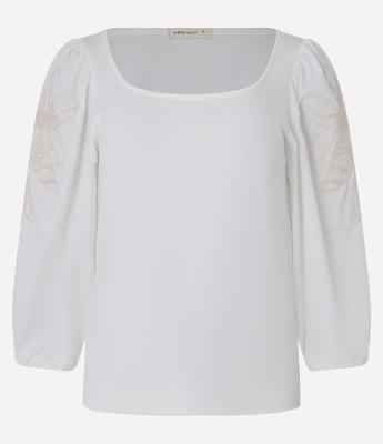 Blusa em Ribana com Bordado Floral