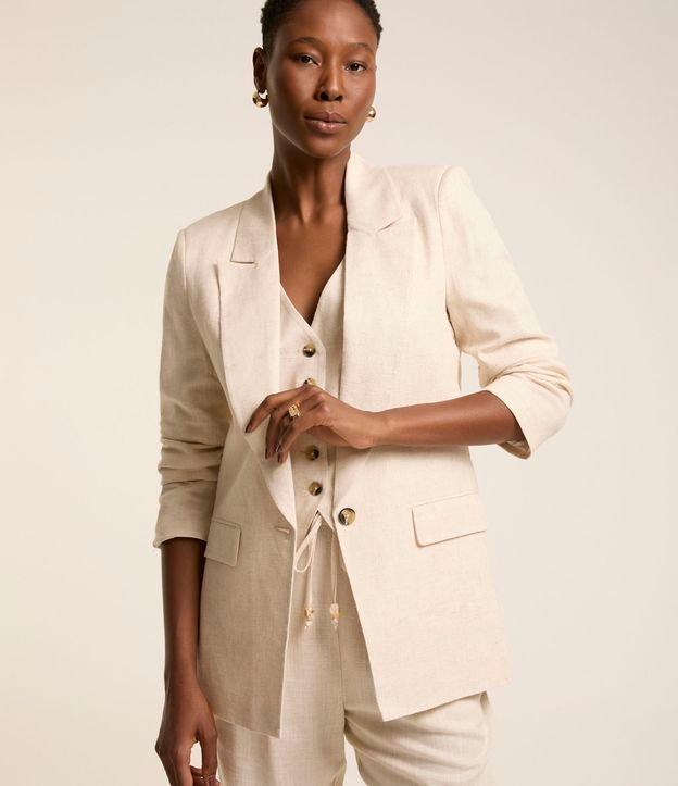 Colete em Viscolinho com Fechamento por Botões Contrastantes - 1