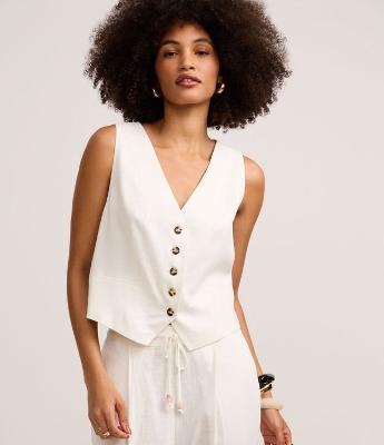 Colete em Viscolinho com Fechamento por Botões Contrastantes