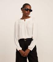 Blusa Acetinada com Detalhe de Gota Frontal - 2