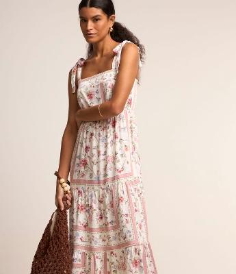 Vestido Evasê Midi em Viscose com Flores Estampadas