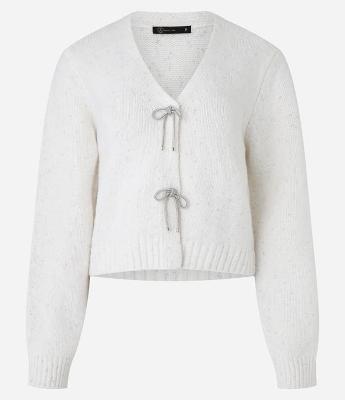 Cardigan em Tricô com Fechamento de Laços