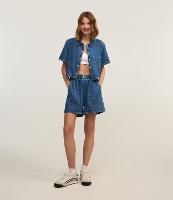 Short Runner em Jeans com Bolsos Grandes - 2