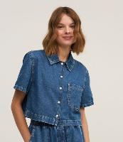 Camisa Curta em Jeans com Bolso - 2