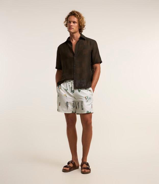 Bermuda em Microfibra com Cós Elástico e Estampa  de Folhagem - 1