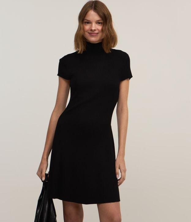 Vestido Curto em Tricô com Golinha - 3