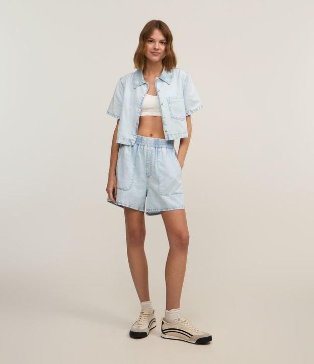 Short Runner em Jeans Delavê com Cós Elástico - 2