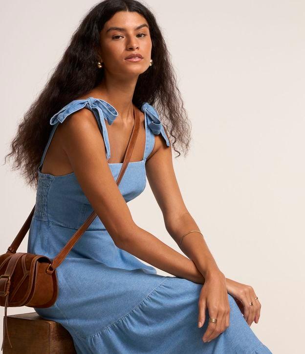 Vestido Midi em Jeans com Laços e Babado na Barra - 2