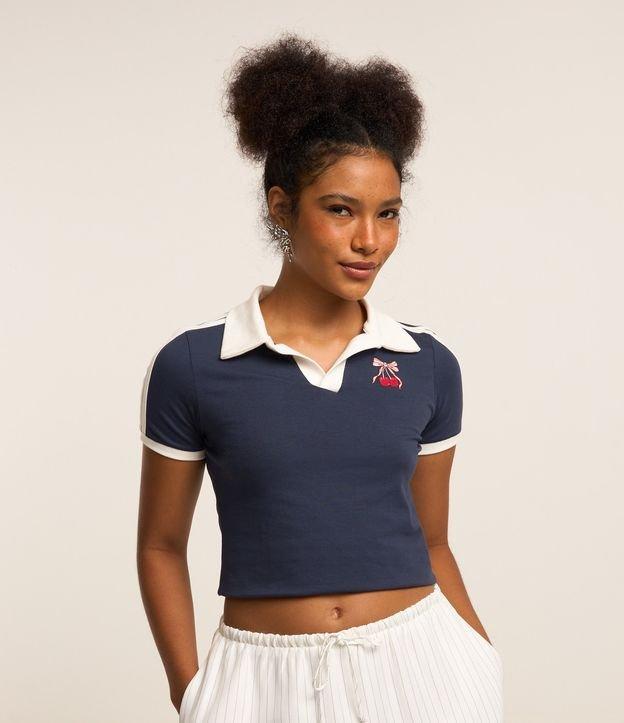 Blusa Cropped em Algodão com Gola Polo e Bordado de Cerejinhas - 1