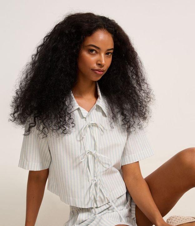 Camisa em Sarja Listradinha com Amarração de Lacinhos - 1