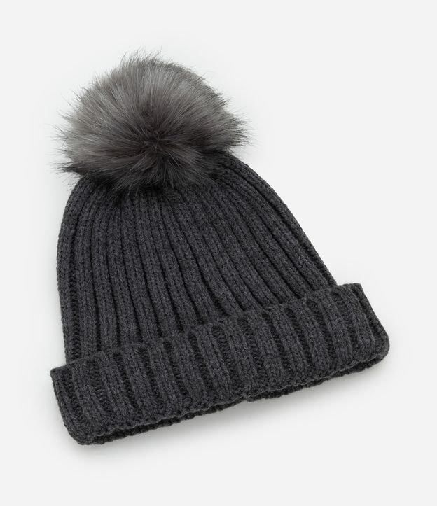 Touca em Tricô Básico com Pompom - 1