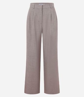 Calça Wide Leg em Alfaiataria com Cós Simples e Pregas Frontais