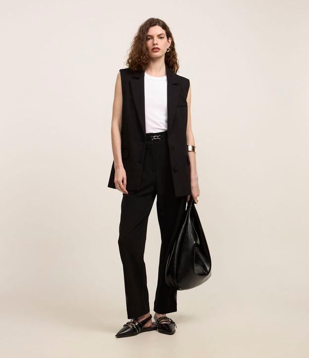 Calça Cenoura em Crepe com Cinto Fino com Fivela - 3