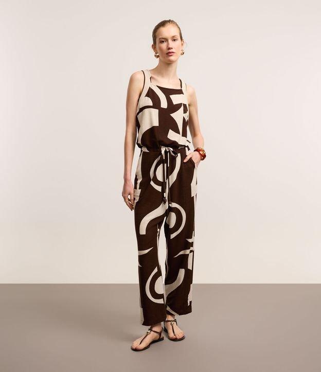 Macacão Reto em Viscose com Estampa Abstrata e Cava de Tricô - 3