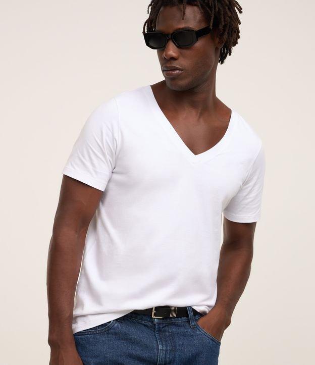 Camiseta Slim em Algodão com Gola em V mais Profundo - 2
