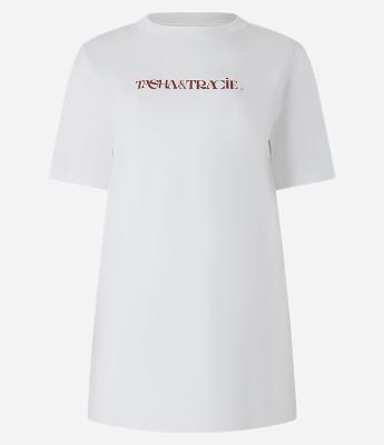 Camiseta Alongada em Algodão com Estampa Tasha e Tracie Diretoria