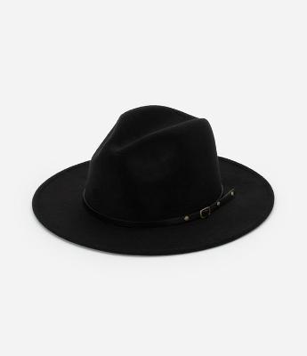 Chapéu Cowboy de Camurça com Detalhe de Fivela
