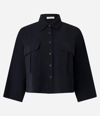 Camisa em Viscose com Botões e Bolsos Frontais