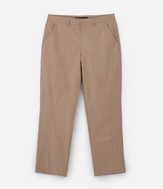 Calça em Sarja com Detalhe em Recortes e Bolsos - 1