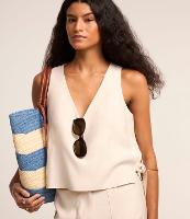 Blusa em Viscose com Alça Larga e Detalhe de Fivela na Lateral - 1