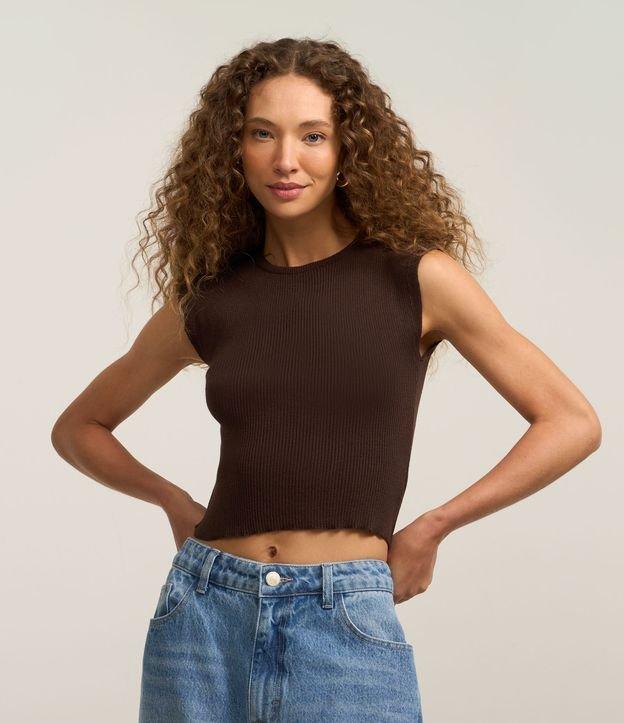 Blusa Curta e Canelada em Tricô com Ombro Alongado - 2