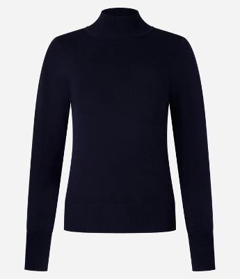 Blusa em Viscose com Gola Alta e Lacinho Bordado