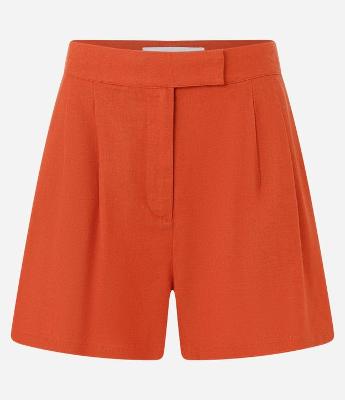 Short Curto em Viscose em Linho com Pregas e Bolsos