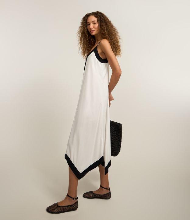 Vestido de Alcinha Midi em Viscose com Barra Assimétrica - 3