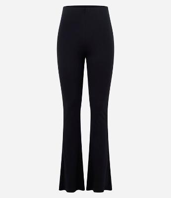 Calça Flare em Ponto Roma