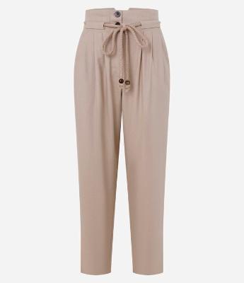 Calca Cenoura em Viscolinho com Pregas Frontais e Amarração no Cós