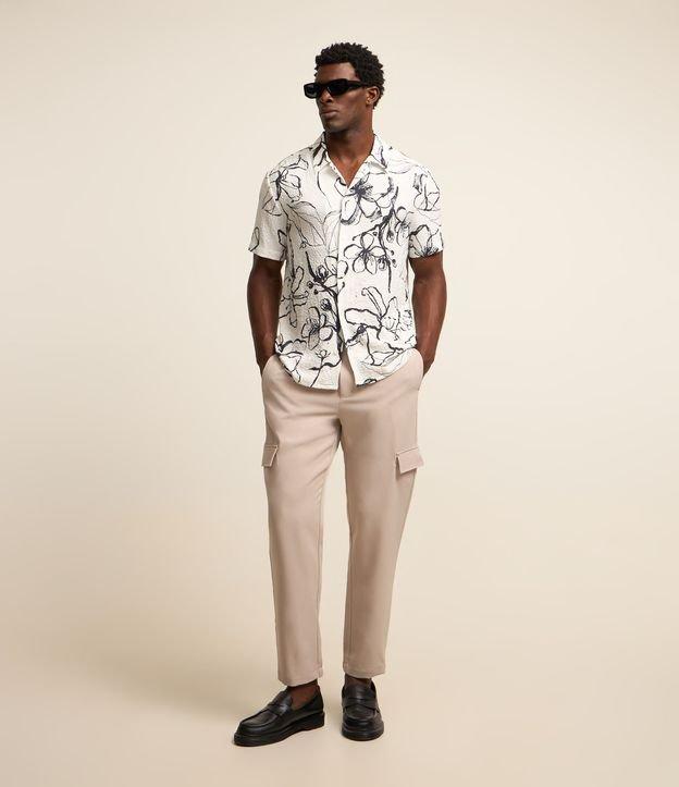 Calça em Sarja Cargo Easy Care com Detalhe Lateral - 1