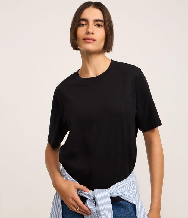 Blusa em Algodão com Gola Redonda - 2