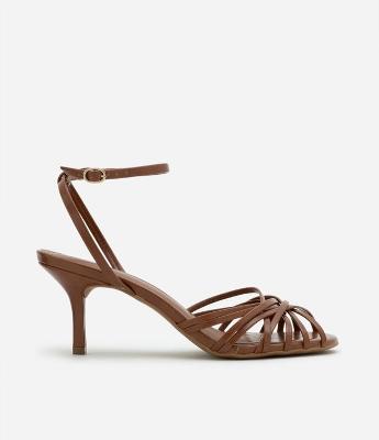 Sandália Multi Tiras em PU com Gáspea