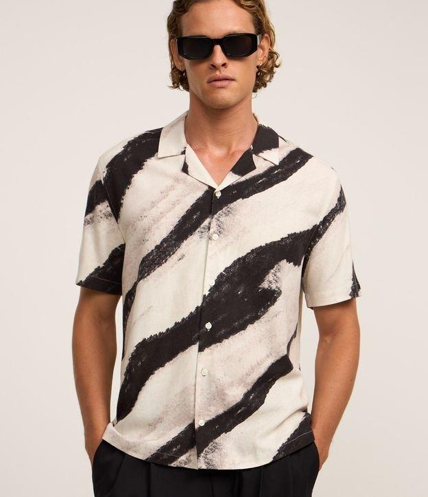 Camisa Boxy em Viscolinho com Textura e Estampa Abstrata - 2